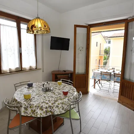 Mare - Terrazza, Giardino Attrezzato E Area Parcheggio Марина-ди-Кампо