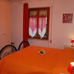 Mare - Terrazza, Giardino Attrezzato E Area Parcheggio アパート